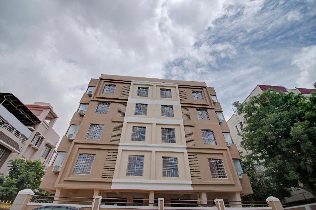 Guest house Oyo Home 79557 Elegant Stay Baner Pune